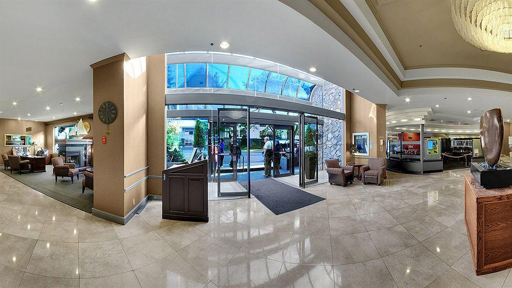 Harbour Towers & 3*