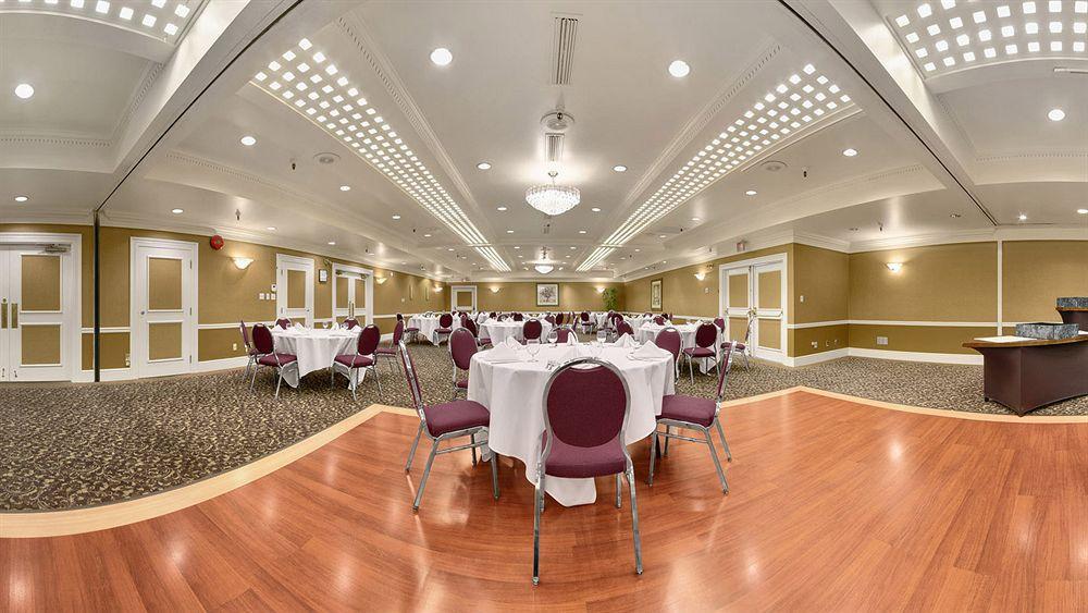 Harbour Towers & Hotel 3*