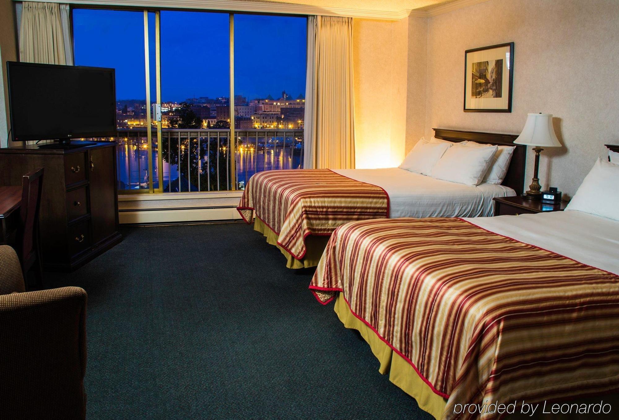 Harbour Towers & 3*