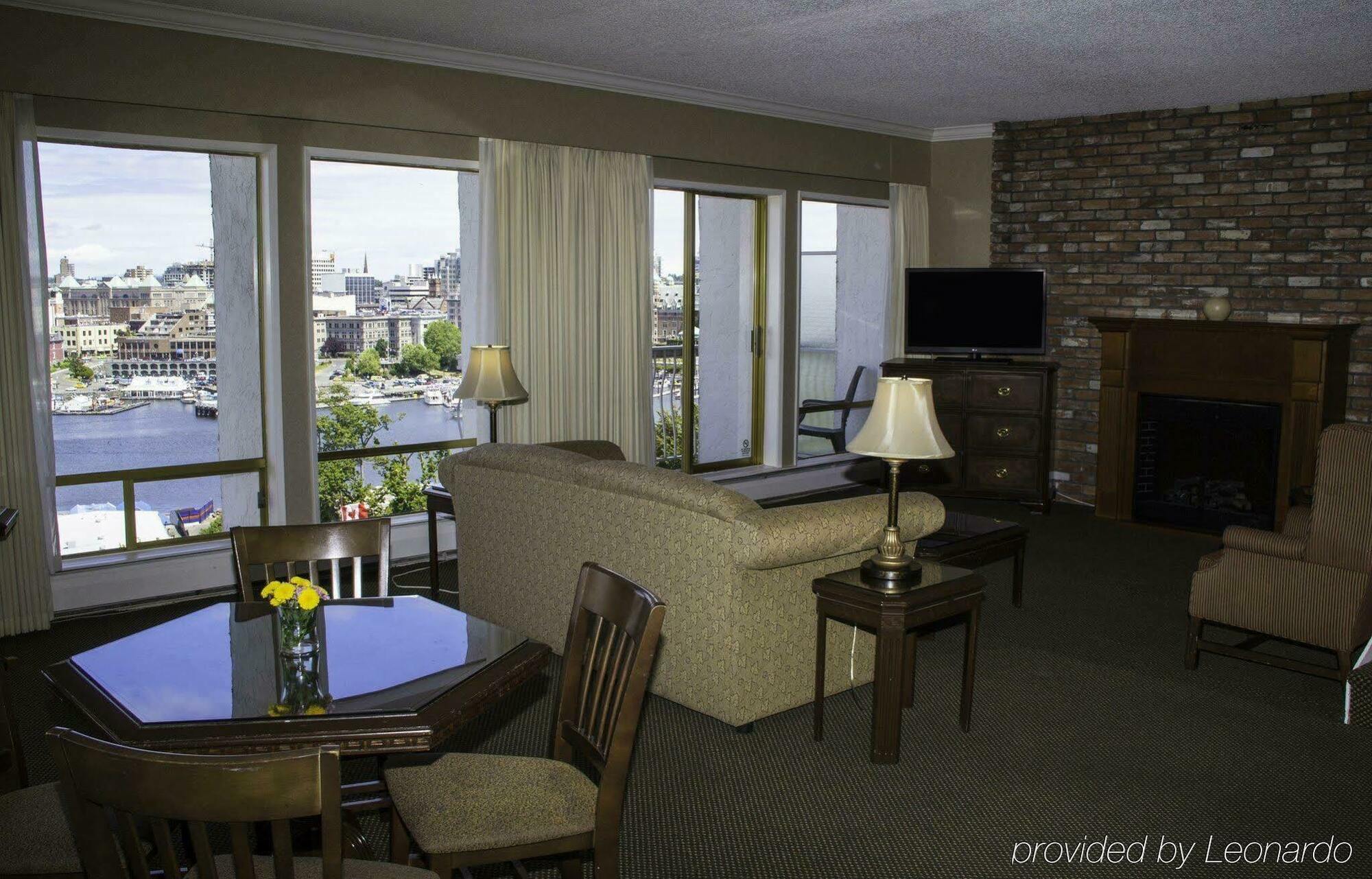 Harbour Towers & Hotel 3*