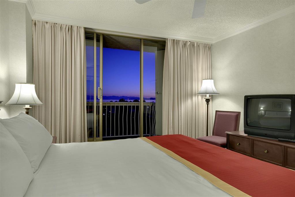 Harbour Towers & 3* Victoria